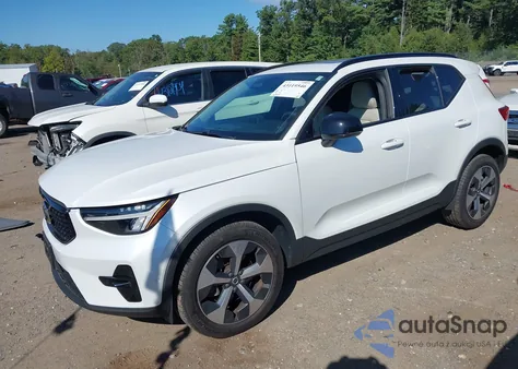 2023 Volvo Xc40 B5 Plus Dark Theme из США, поврежденный, VIN YV4L12UW6P2948418
